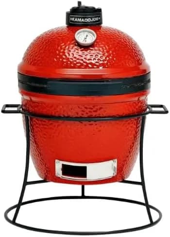Kamado Joe Joe Jr sobre una mesa de jardín